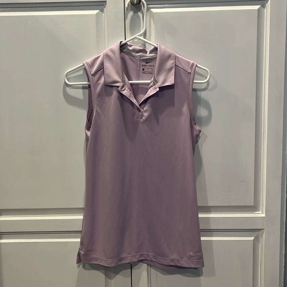 Nike top